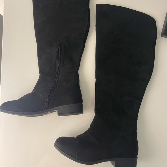 Over the knee black suede boots - Picture 3 of 7